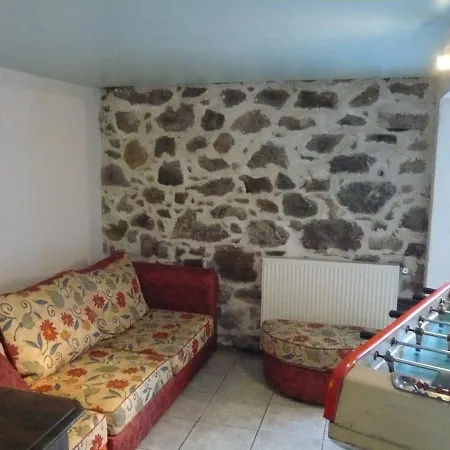Les Trois Maisons *